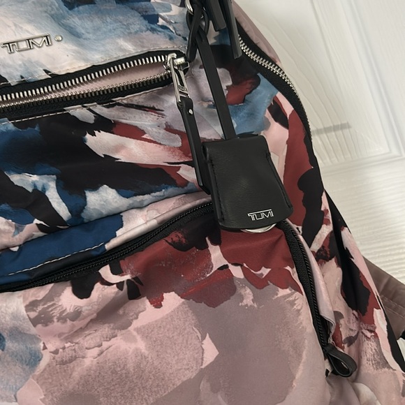 Like new!!!  Tumi - Picture 3 of 5